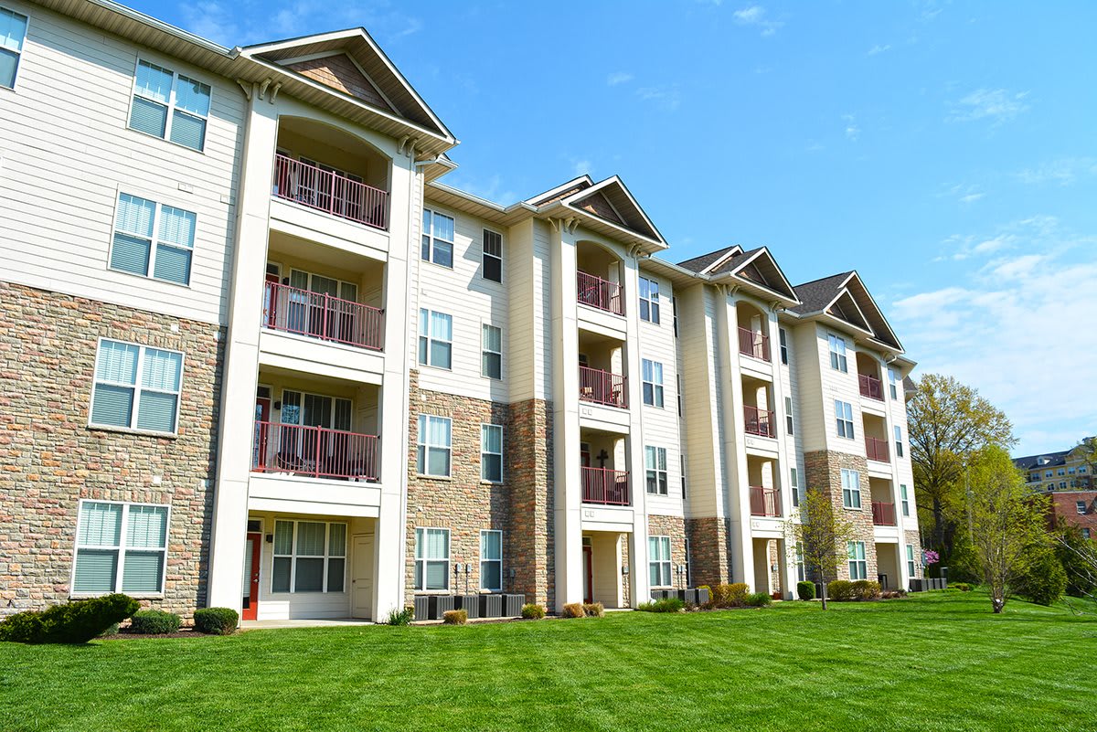 Ladue, MO Apartments, St Louis Vanguard Crossing